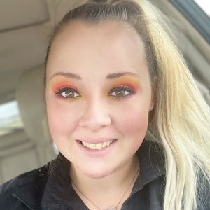 Meet your Posher, Candace